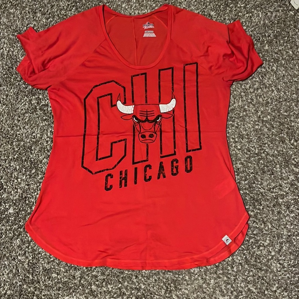Bulls tee.